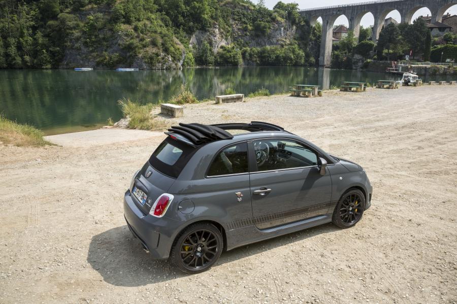  Abarth 595C Competizione 2012 года  (фото 12 из 41)